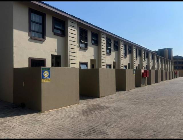 2 BEDROOM TOWNHOUSE FOR SALE IN GEZINA